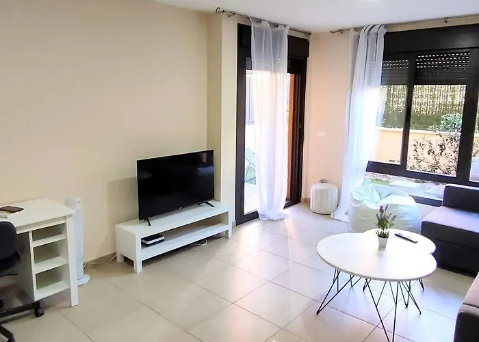 Апартаменты Urban Garden Hideaway