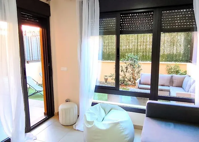 Urban Garden Hideaway *