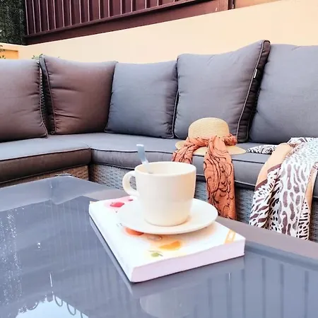 Urban Garden Hideaway Апартаменты Эль-Пальмар